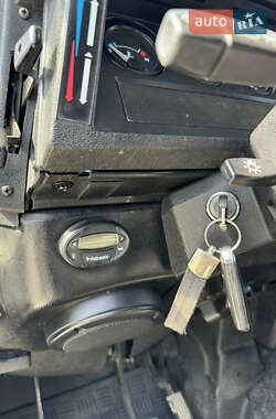 Пикап Land Rover Defender 2004 в 