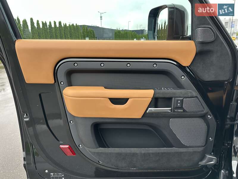 Внедорожник / Кроссовер Land Rover Defender 2023 в Киеве