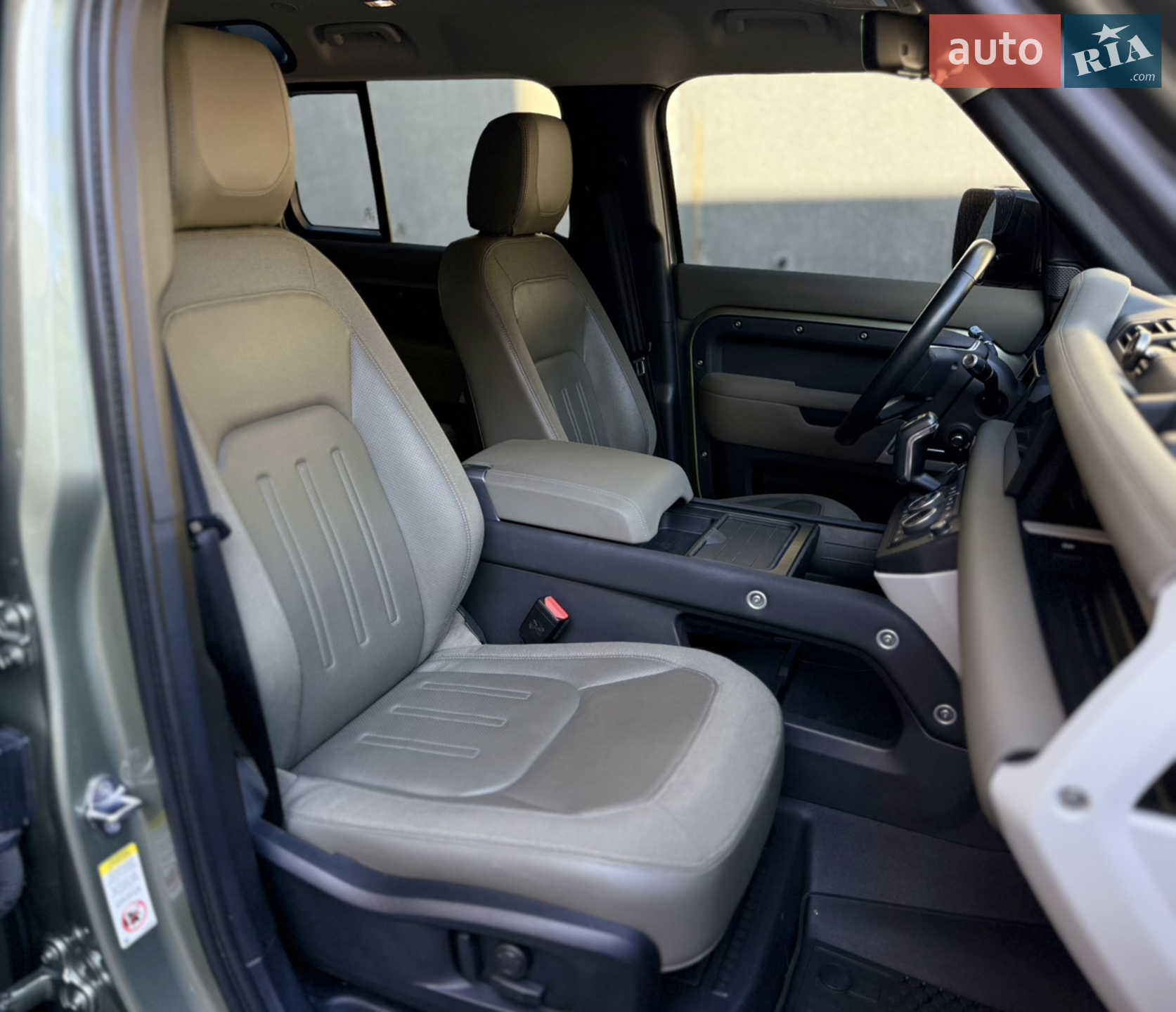 2020 Land Rover Defender - мініатюра 16