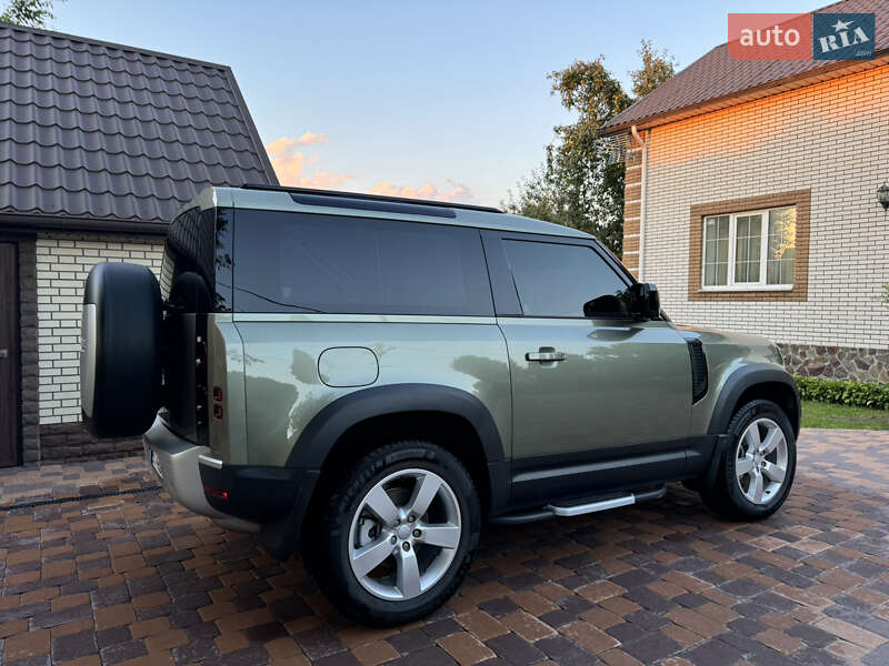 Land Rover Defender 2023