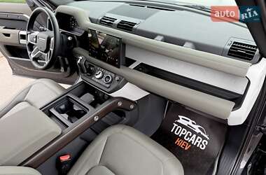 Внедорожник / Кроссовер Land Rover Defender 2022 в 