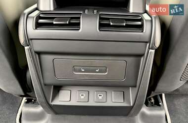Внедорожник / Кроссовер Land Rover Defender 2022 в 