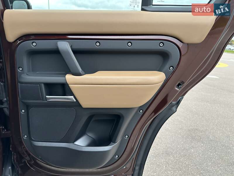 Позашляховик / Кросовер Land Rover Defender 2024 в Києві фото 31 Позашляховик / Кросовер Land Rover Defender 2024 в Києві