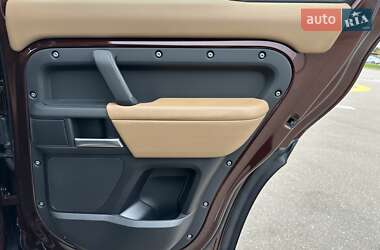 Внедорожник / Кроссовер Land Rover Defender 2024 в 