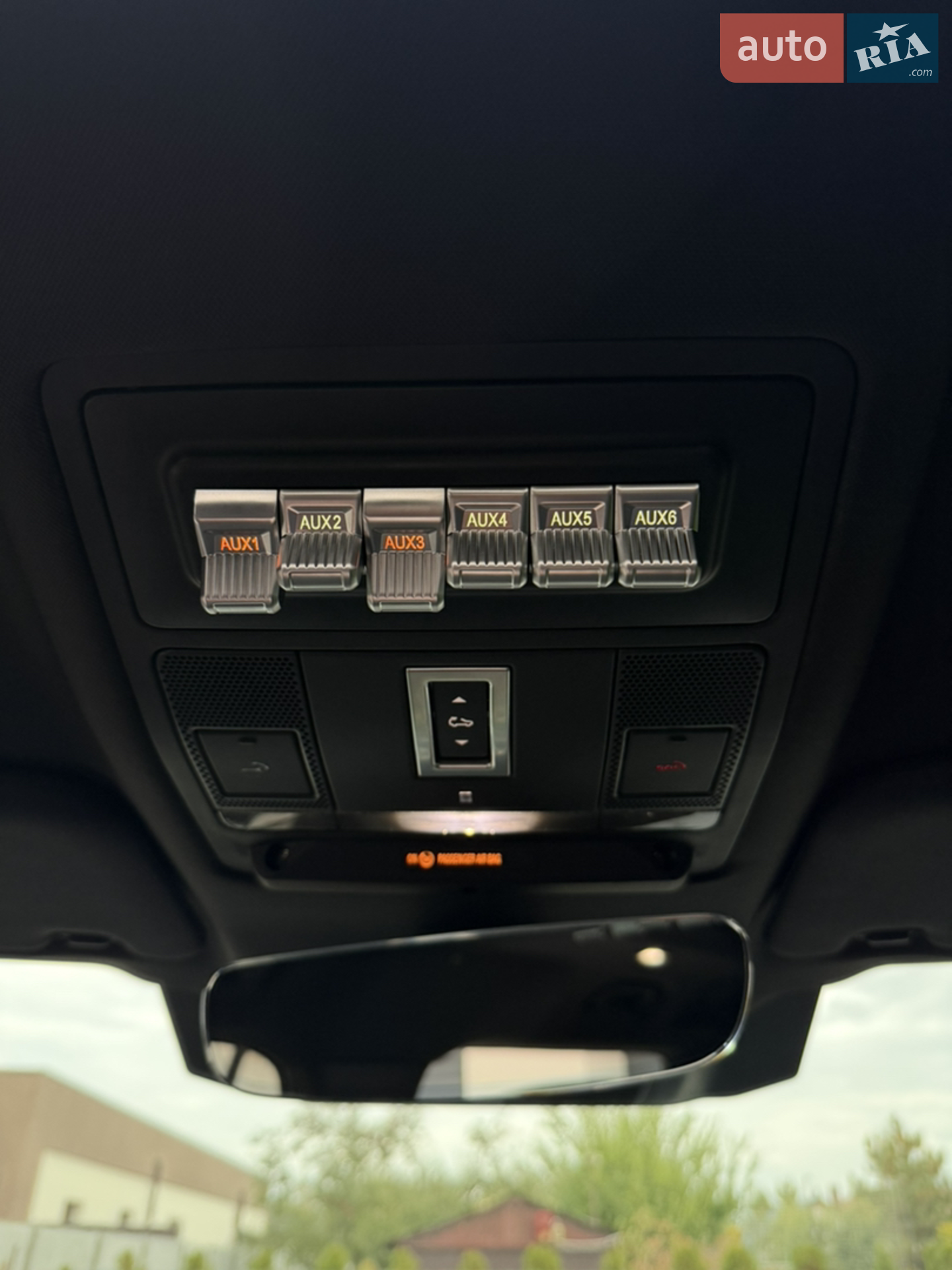2023 Land Rover Defender - мініатюра 21