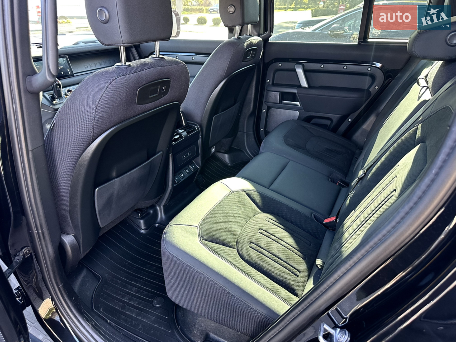 2021 Land Rover Defender - мініатюра 13