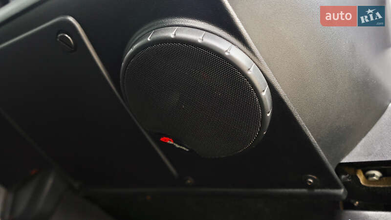 Внедорожник / Кроссовер Land Rover Defender 2015 в Львове