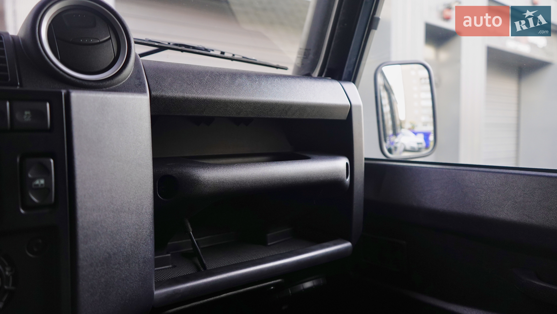 2015 Land Rover Defender - мініатюра 24