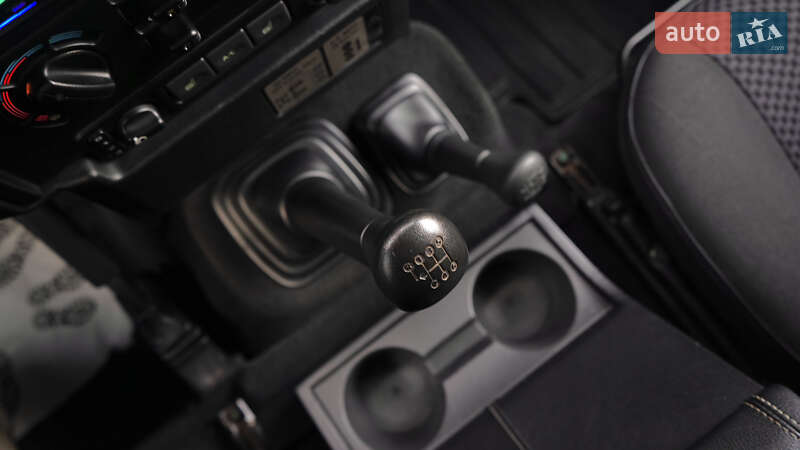 Внедорожник / Кроссовер Land Rover Defender 2015 в Львове