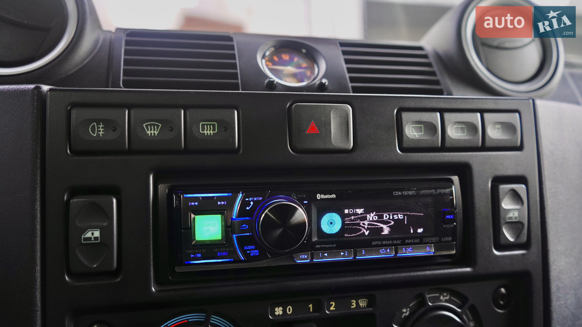 2015 Land Rover Defender - мініатюра 29