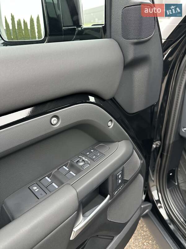 Внедорожник / Кроссовер Land Rover Defender 2024 в Киеве