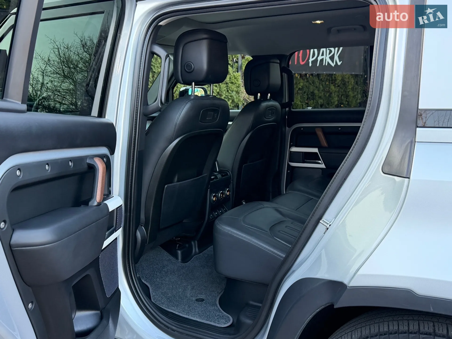 2020 Land Rover Defender - мініатюра 15