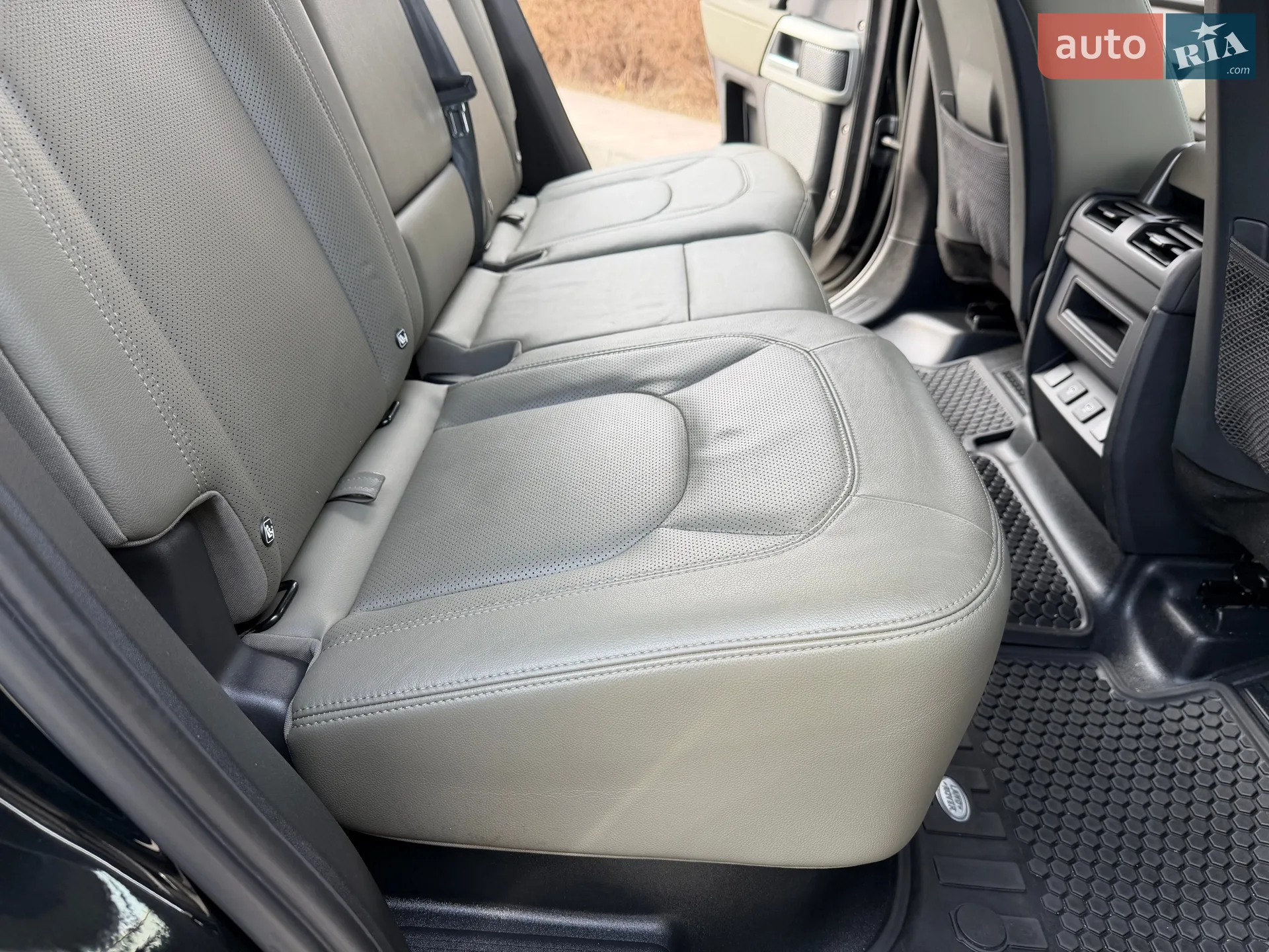 2022 Land Rover Defender - мініатюра 111
