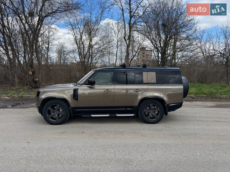 Land Rover Defender 2023