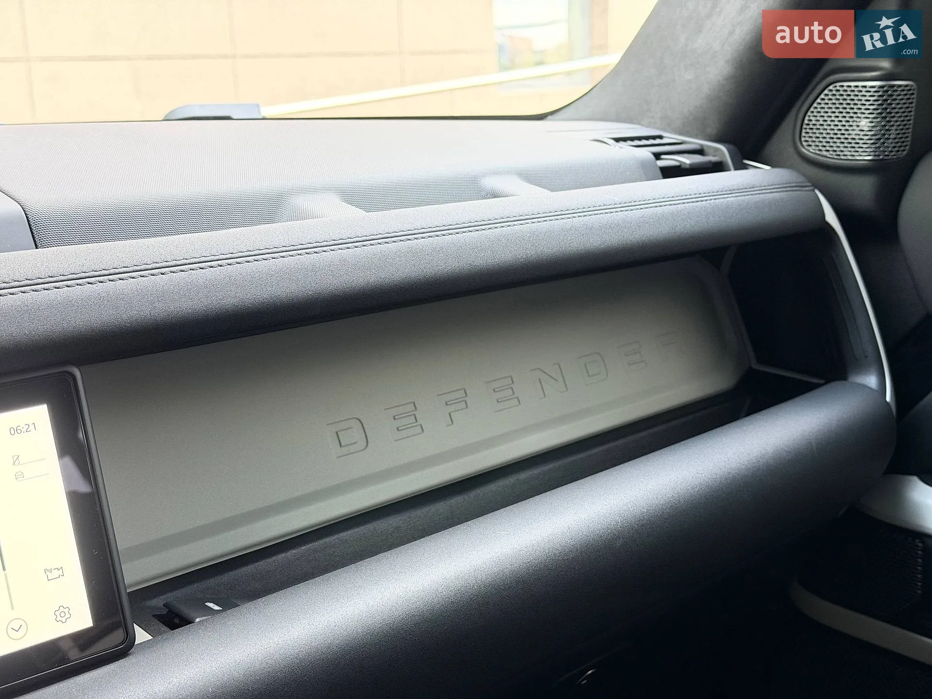 2020 Land Rover Defender - мініатюра 103