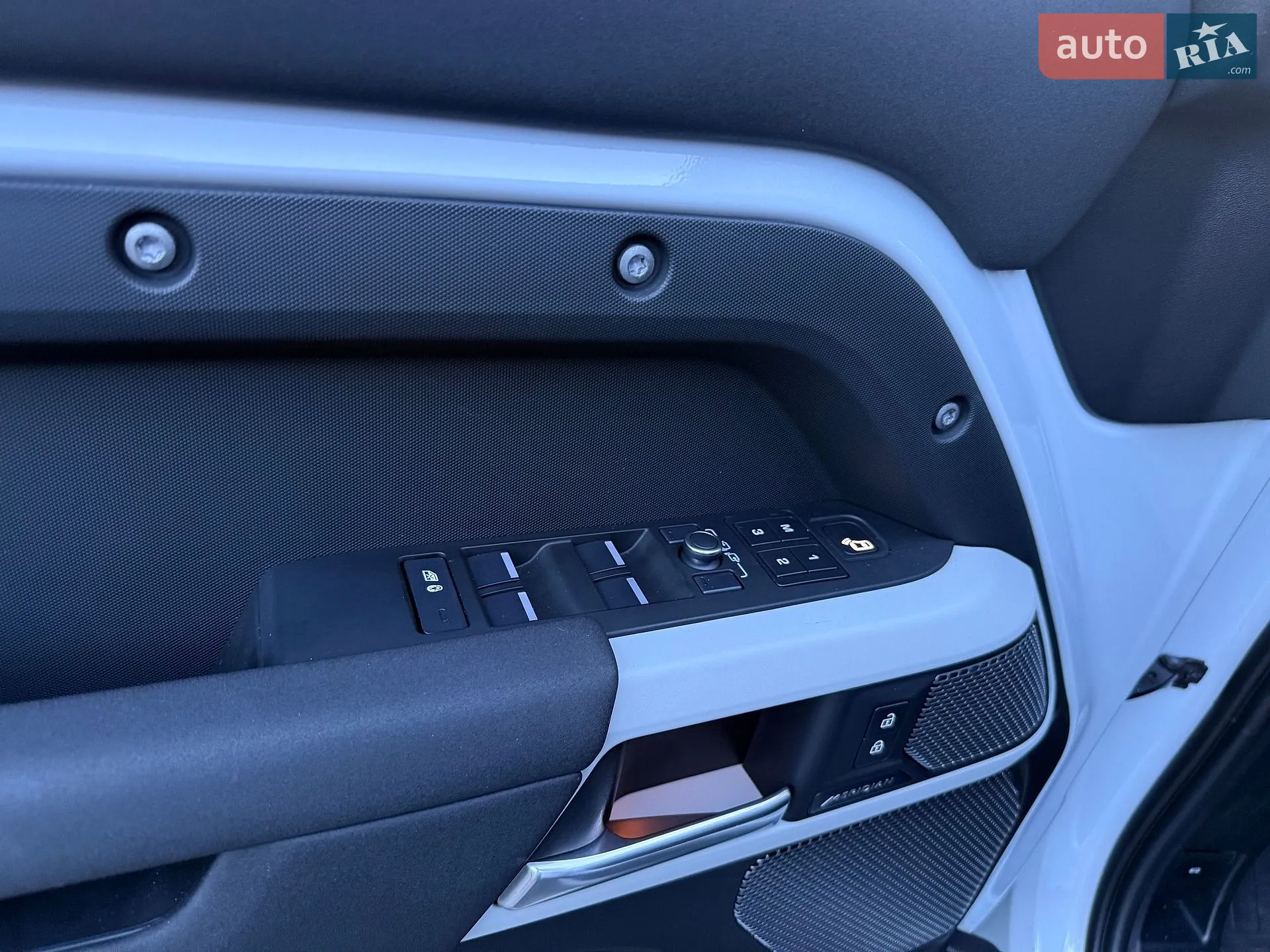 2021 Land Rover Defender - мініатюра 31
