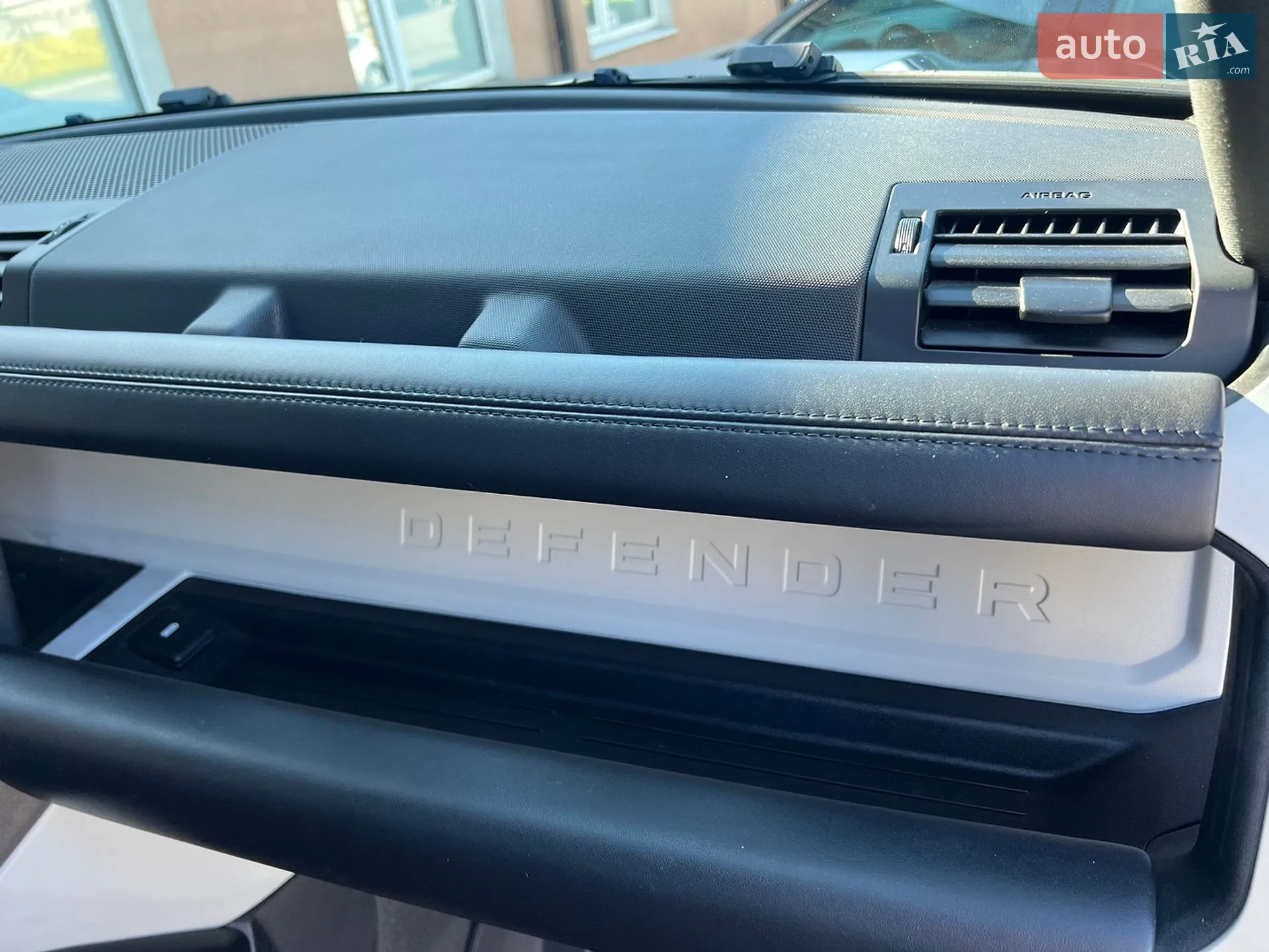 2020 Land Rover Defender - мініатюра 21