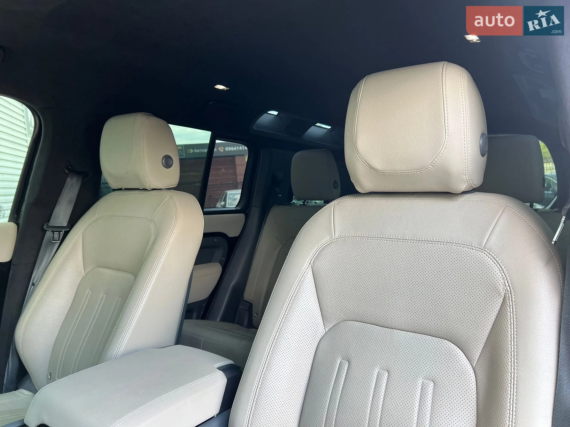 2021 Land Rover Defender - мініатюра 18