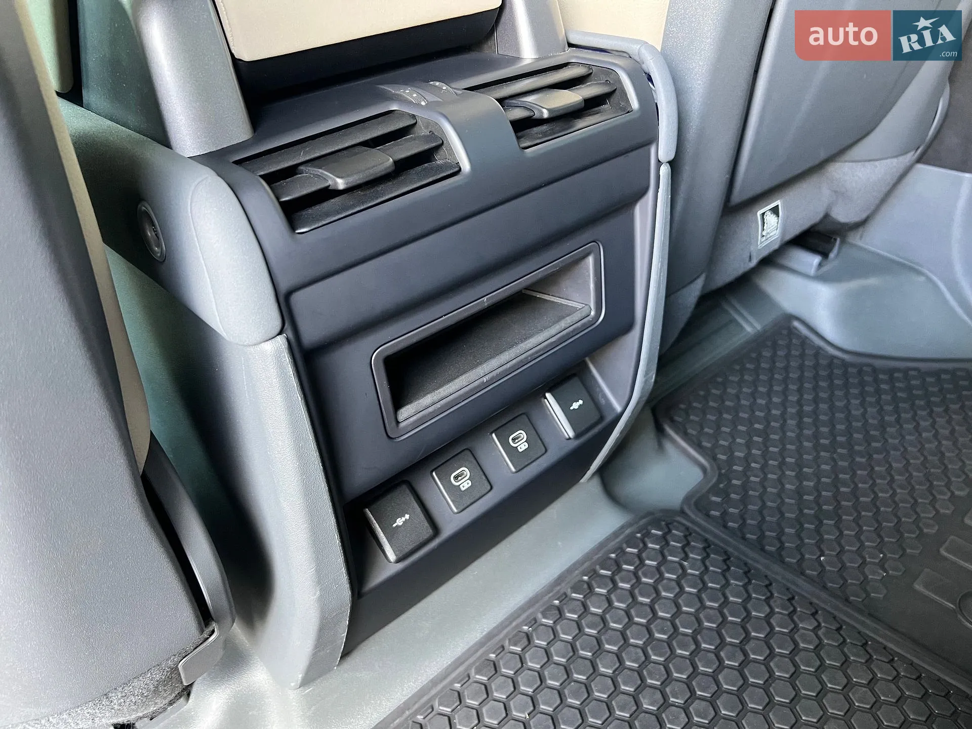 2021 Land Rover Defender - мініатюра 24