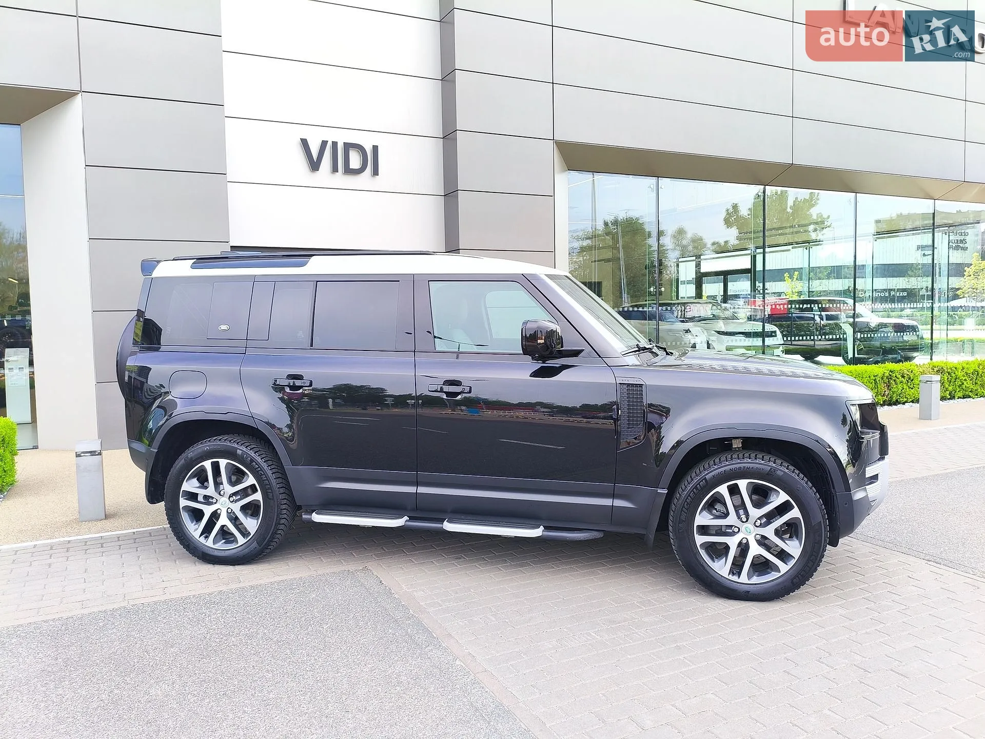 2021 Land Rover Defender - мініатюра 21