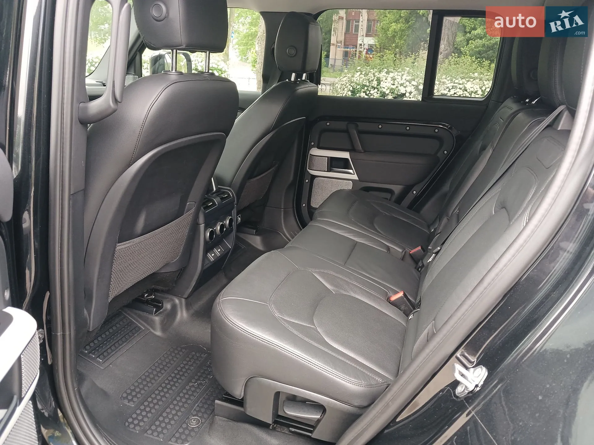 2022 Land Rover Defender - мініатюра 25