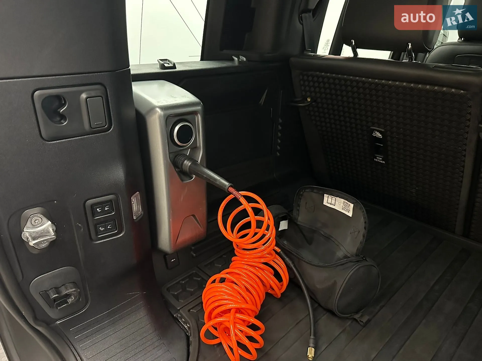 2021 Land Rover Defender - мініатюра 8