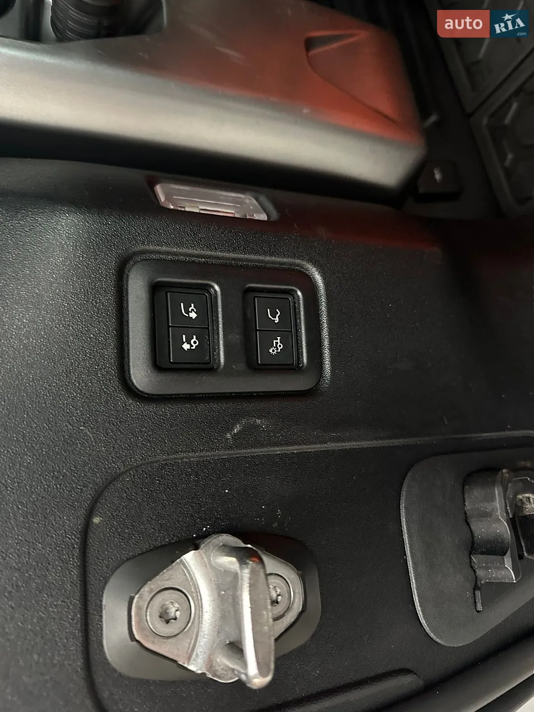 2021 Land Rover Defender - мініатюра 9