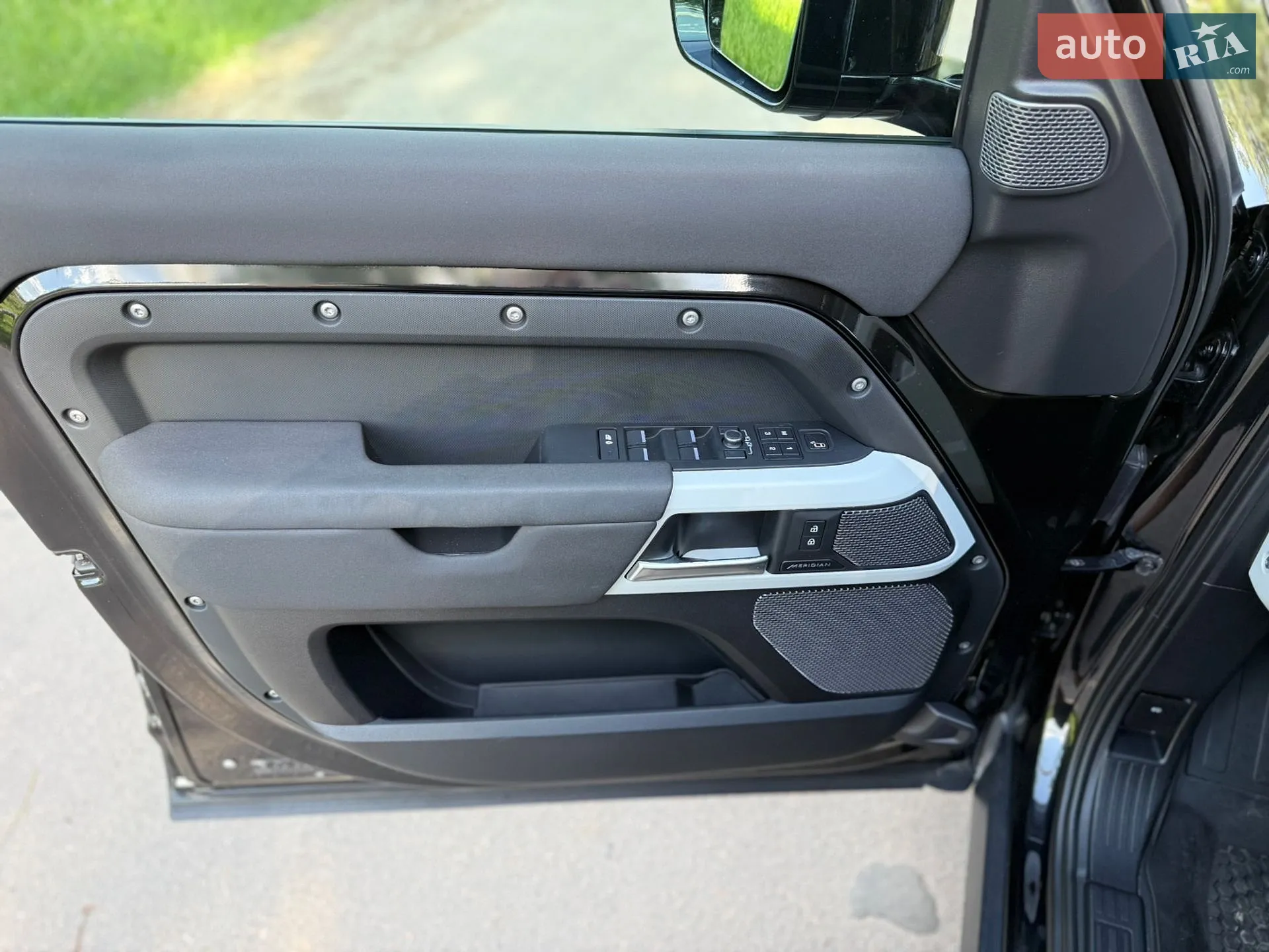 2021 Land Rover Defender - мініатюра 16
