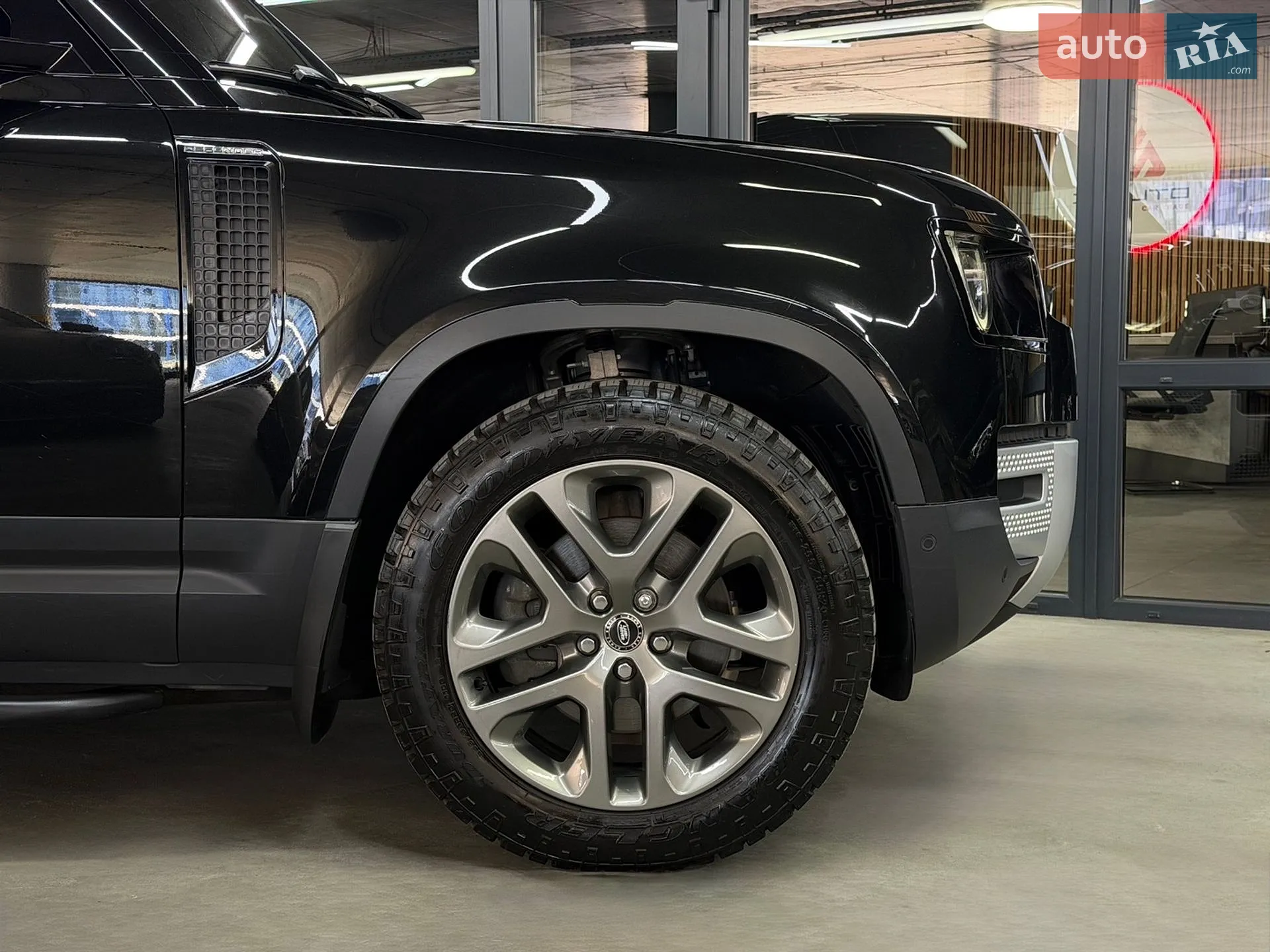 2022 Land Rover Defender - мініатюра 5