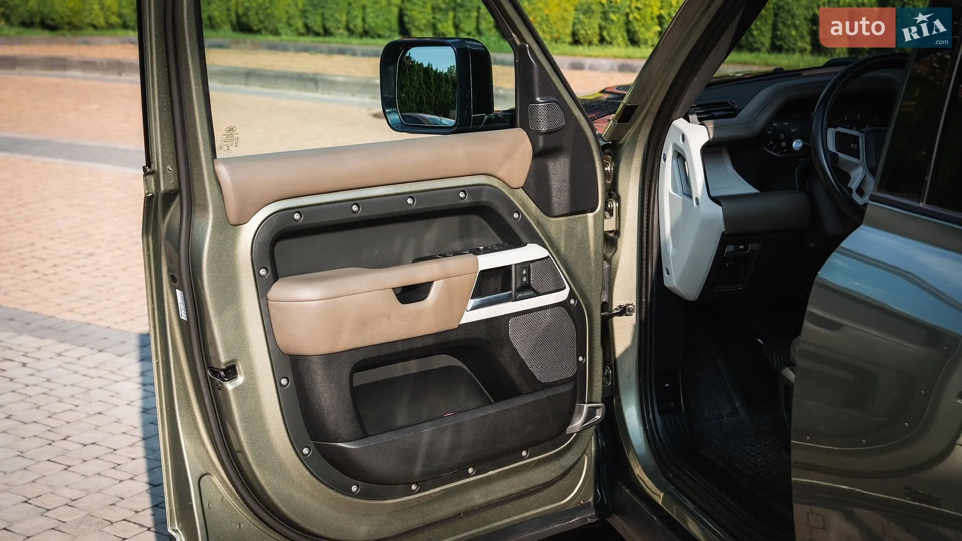 2020 Land Rover Defender - мініатюра 10