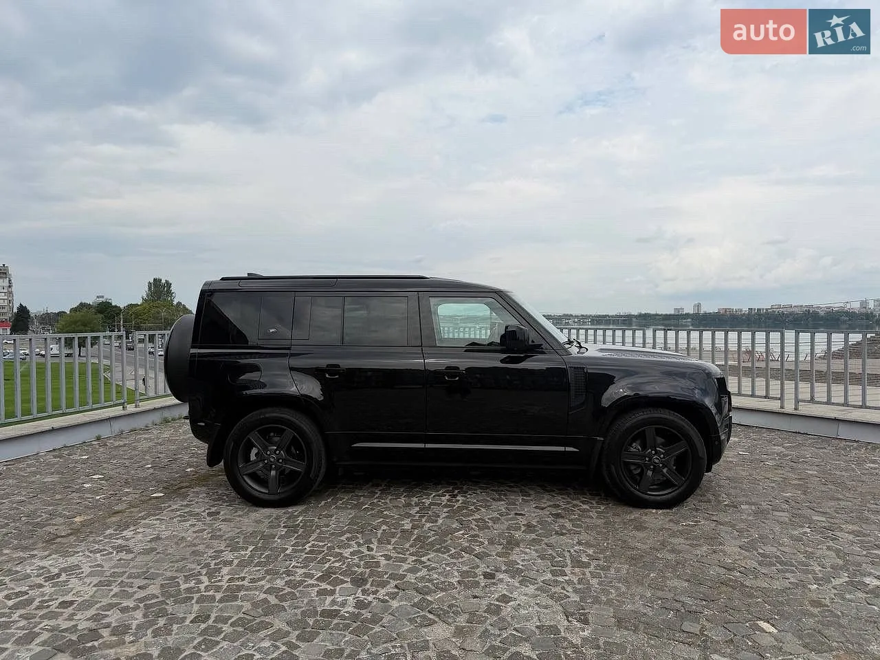 2022 Land Rover Defender - мініатюра 8