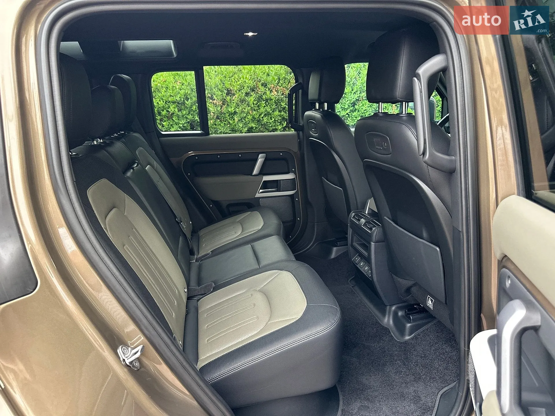 2021 Land Rover Defender - мініатюра 21