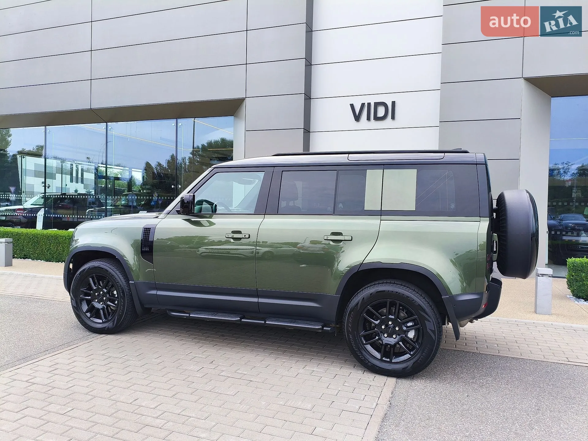 2026 Land Rover Defender - мініатюра 2