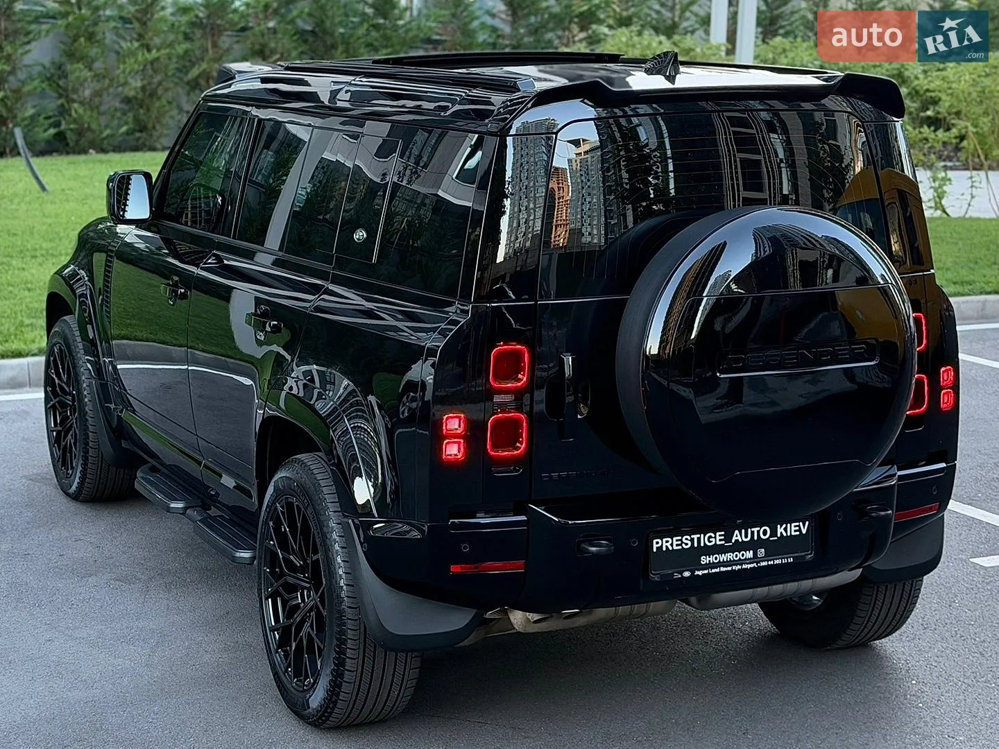 2022 Land Rover Defender - мініатюра 22