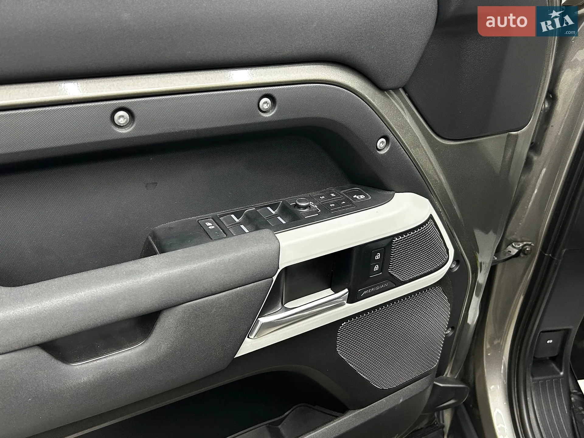 2021 Land Rover Defender - мініатюра 15