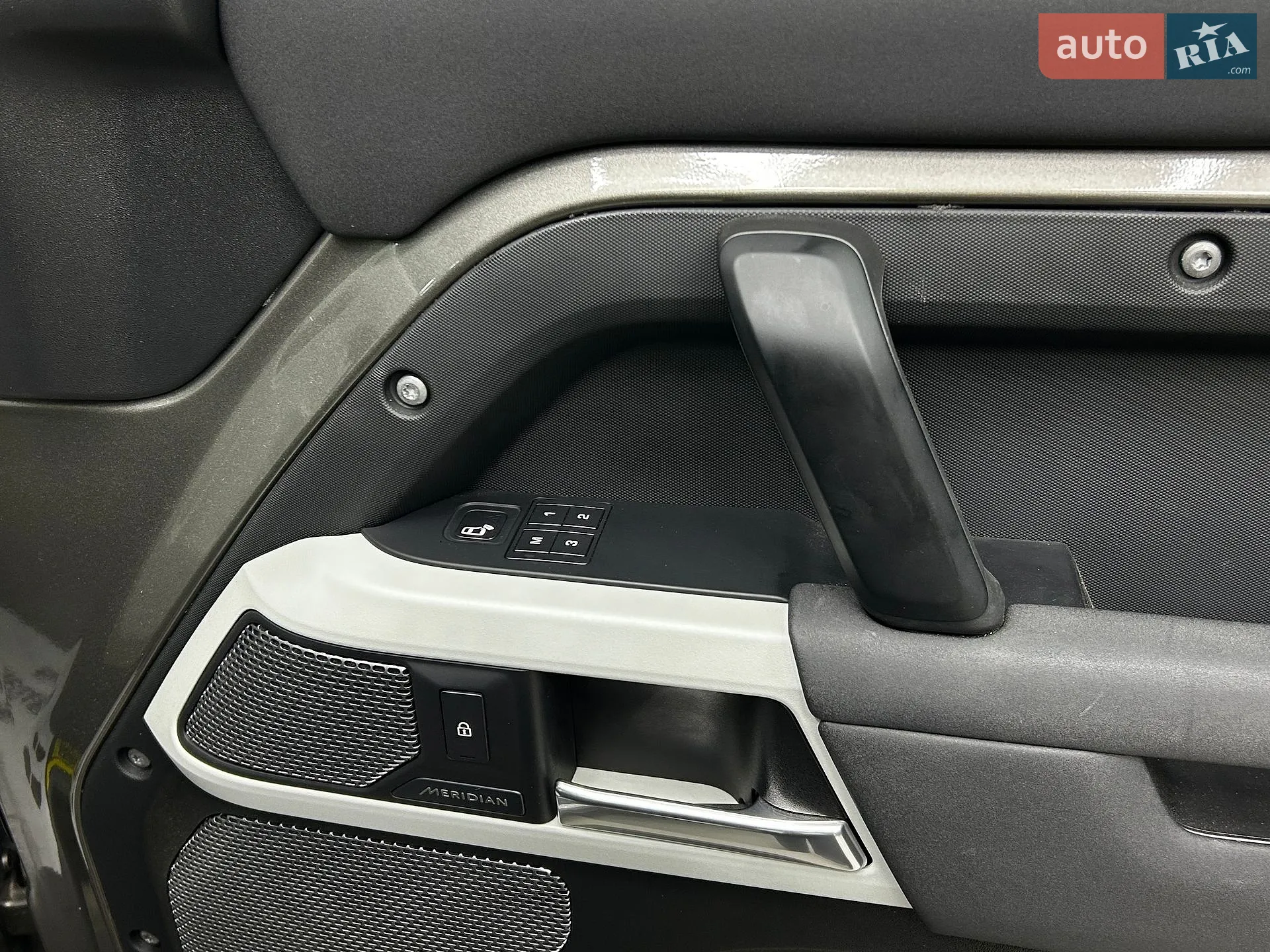 2021 Land Rover Defender - мініатюра 26