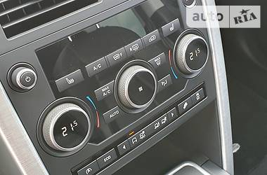Позашляховик / Кросовер Land Rover Discovery Sport 2017 в 