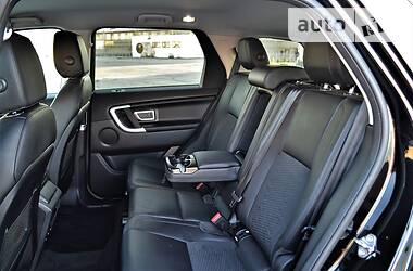 Позашляховик / Кросовер Land Rover Discovery Sport 2016 в 