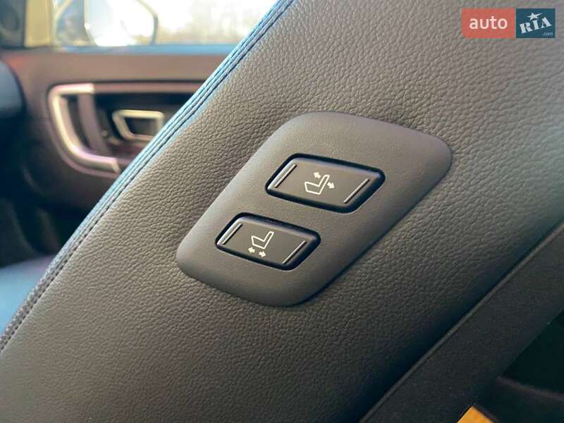 Внедорожник / Кроссовер Land Rover Discovery Sport 2017 в Киеве