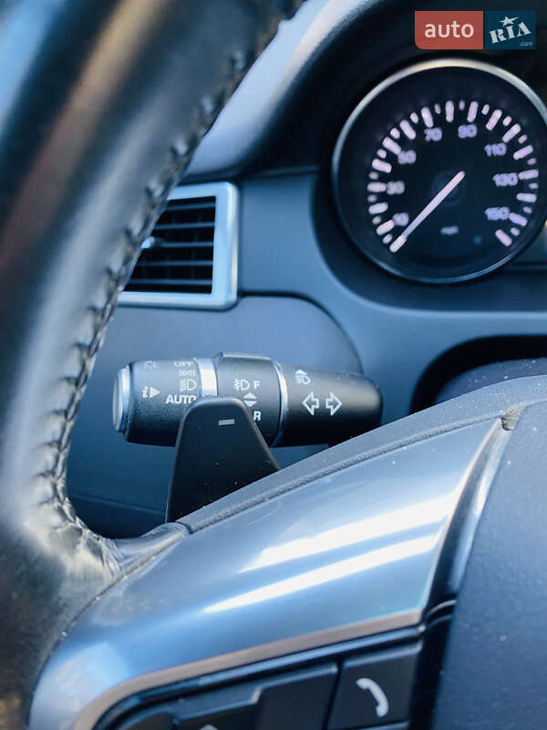 Внедорожник / Кроссовер Land Rover Discovery Sport 2015 в Харькове