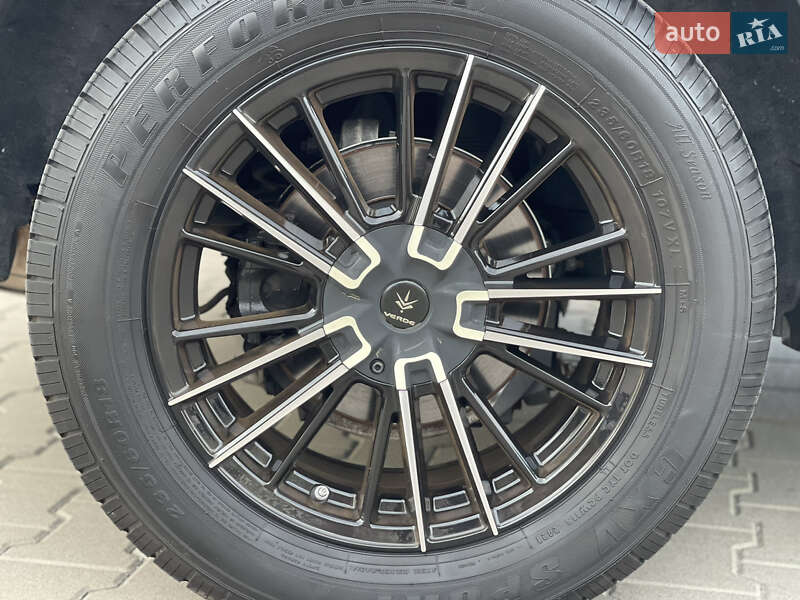 Позашляховик / Кросовер Land Rover Discovery Sport 2017 в Києві