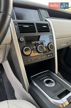 Внедорожник / Кроссовер Land Rover Discovery Sport 2015 в 
