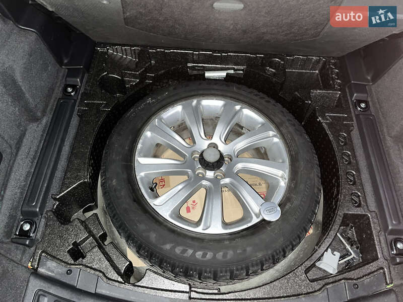 Внедорожник / Кроссовер Land Rover Discovery Sport 2017 в Ивано-Франковске