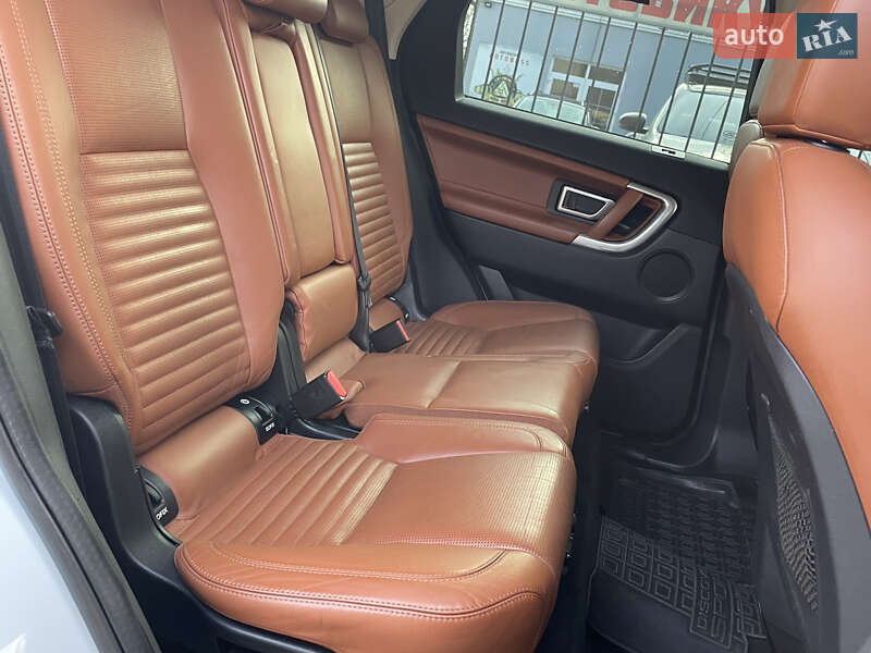Позашляховик / Кросовер Land Rover Discovery Sport 2015 в Миколаєві