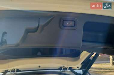 Внедорожник / Кроссовер Land Rover Discovery Sport 2020 в 