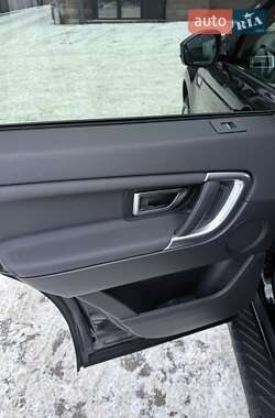Внедорожник / Кроссовер Land Rover Discovery Sport 2016 в 