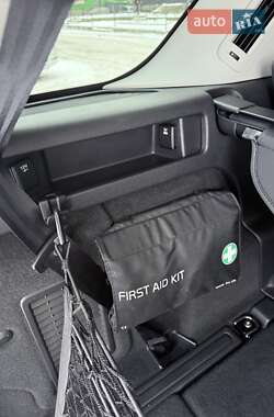Внедорожник / Кроссовер Land Rover Discovery Sport 2016 в 