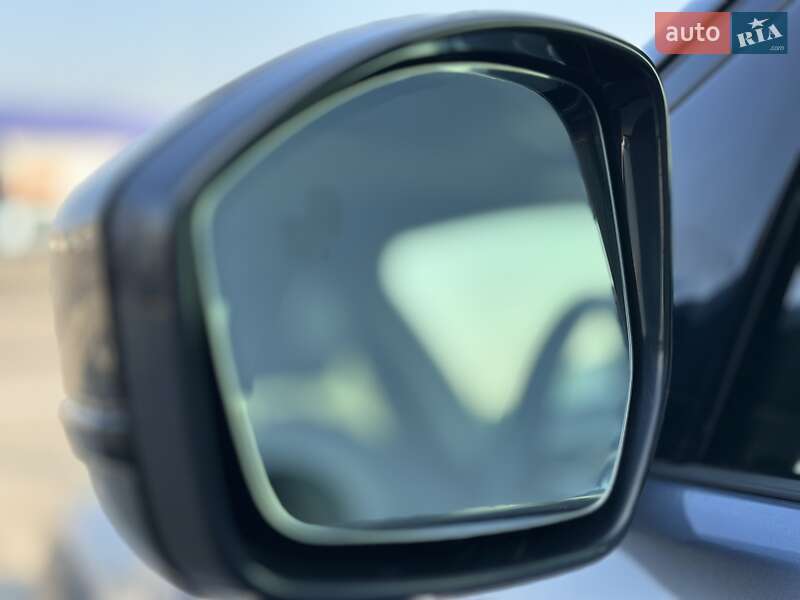 Внедорожник / Кроссовер Land Rover Discovery Sport 2019 в Черновцах