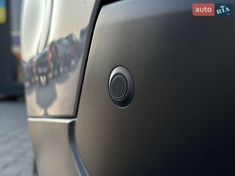 Внедорожник / Кроссовер Land Rover Discovery Sport 2019 в Черновцах