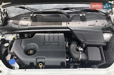 Позашляховик / Кросовер Land Rover Discovery Sport 2018 в 